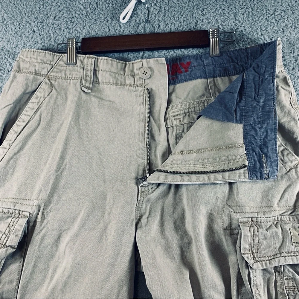 Unionbay Cargo Shorts Men's 8 Pockets‎ 100% Cotton Khaki Size 38 Inseam 10.5